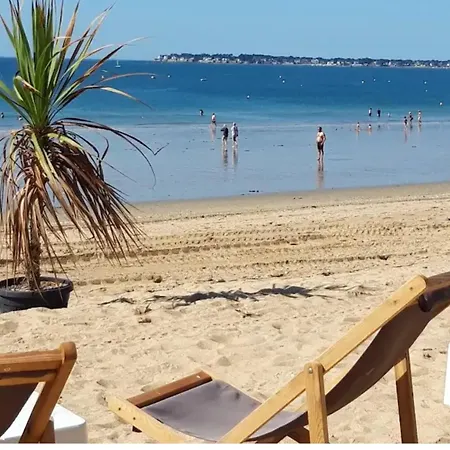 Les Pieds Dans Le Sable Apartment